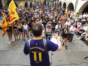 Diada Nacional 2023. Concentració a la plaça del Vi