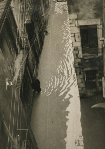 El carrer de les Ferreries Velles durant les inundacions de 1962