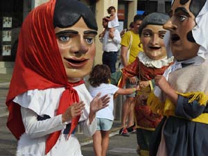 Cercavila de la Flama del Canigó 2023 fins la plaça del Vi