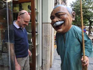 Cercavila de la Flama del Canig&oacute; 2023 fins la pla&ccedil;a del Vi