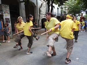Cercavila de la Flama del Canig&oacute; 2023 fins la pla&ccedil;a del Vi