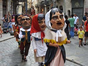 Cercavila de la Flama del Canig&oacute; 2023 fins la pla&ccedil;a del Vi