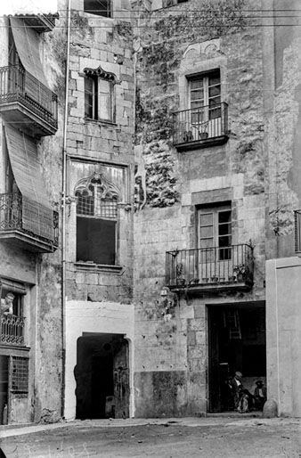 Habitatge de la placeta del Mercadal, entre el carrer de l'Obra i el de Santa Clara. 1919
