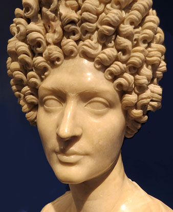 Cap de dama d'època Flàvia (80-90 dC). Museus Capitolins, Roma
