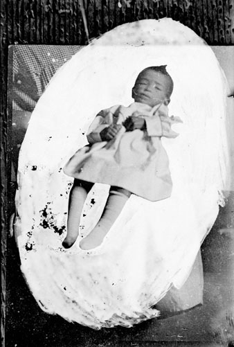 Retrat del post mortem del nen Luis Lafrá. 1928