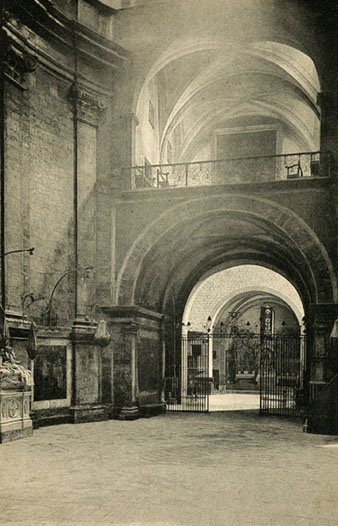 Capella de Sant Narcís. Cor i reixa d'entrada. 1906