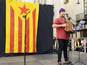 Diada Nacional 2024. Concentració a la plaça del Vi, lectura del manifest i cant de Els Segadors