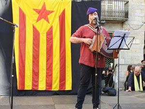 Diada Nacional 2024. Concentració a la plaça del Vi, lectura del manifest i cant de Els Segadors