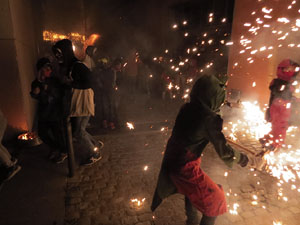 Fires de Sant Narc&iacute;s 2023. Correfoc amb els Trons de l'Onyar