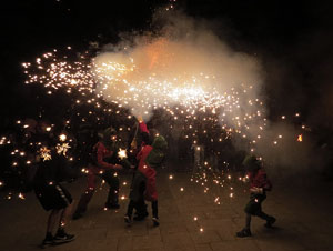 Fires de Sant Narc&iacute;s 2023. Correfoc amb els Trons de l'Onyar
