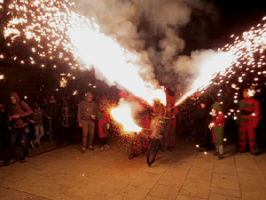 Fires de Sant Narc&iacute;s 2023. Correfoc amb els Trons de l'Onyar
