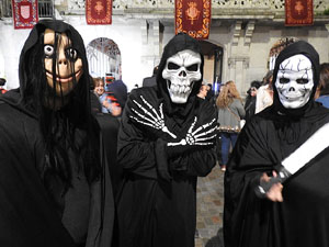 Fires de Sant Narc&iacute;s 2023. Zombie Walk de Girona