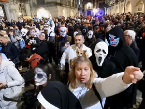 Fires de Sant Narc&iacute;s 2023. Zombie Walk de Girona