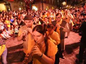 Ballades a la pla&ccedil;a del Vi