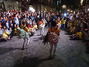 Ballades a la pla&ccedil;a del Vi
