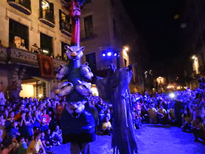 Ballades a la pla&ccedil;a del Vi