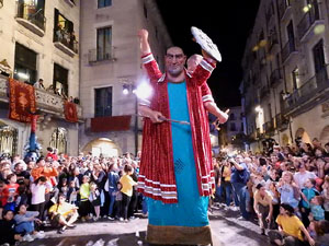 Ballades a la pla&ccedil;a del Vi