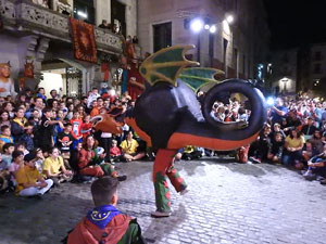 Ballades a la pla&ccedil;a del Vi