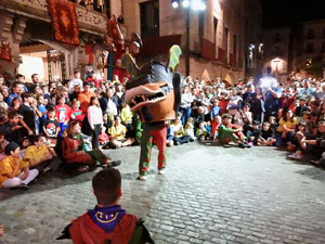 Ballades a la pla&ccedil;a del Vi
