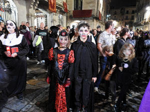 Fires de Sant Narc&iacute;s 2024. Zombie Walk de Girona