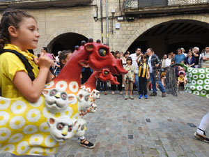 Arribada a la plaça del Vi i ball de l'Àliga de la Ciutat