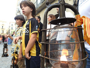 Arribada a la plaça del Vi i ball de l'Àliga de la Ciutat