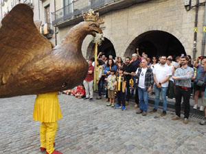 Arribada a la plaça del Vi i ball de l'Àliga de la Ciutat