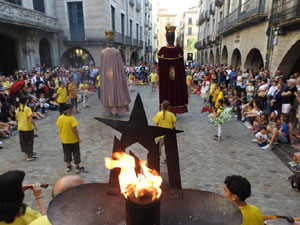 Balls a la pla&ccedil;a del Vi