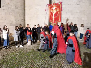 Setmana Santa 2024 a Girona. Sortida dels Manaies per lliurar el Pen&oacute;