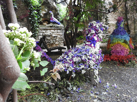 Temps de Flors 2024. Muralla al costat de la Carbonera