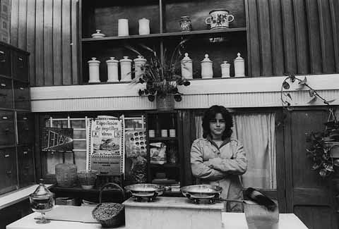 Interior de l'herboristeria del carrer Ballesteries. 1983
