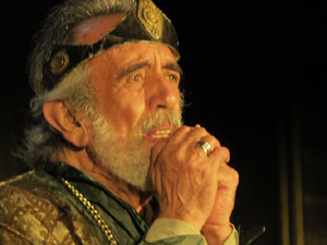 Representaci&oacute; de la Consueta de Sant Jordi cavaller a la nau g&ograve;tica de la Catedral