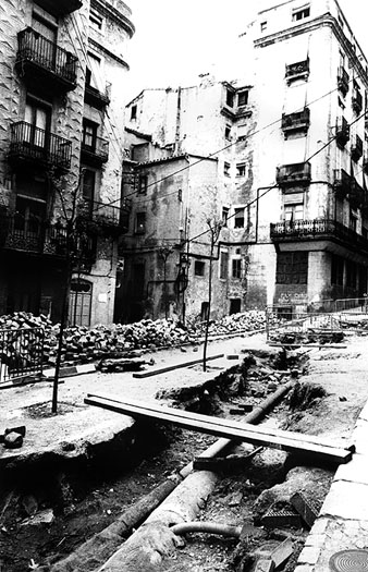 Obres a placeta del Correu Vell i al carrer de la For&ccedil;a. 1985