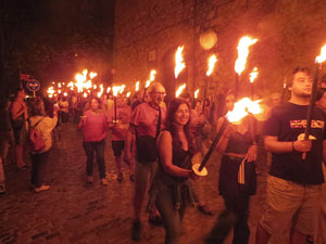 Diada Nacional 2025. XVII Marxa de Torxes de Girona pels carrers del Barri Vell de Girona
