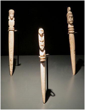 Agulles per als cabells (acus crinales). Os. Època romana, segles I-II dC. Empúries, L'Escala