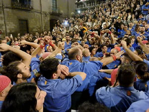 Fires de Sant Narc&iacute;s 2024. Pilar a les escales de la Catedral