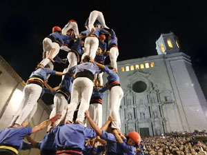 Fires de Sant Narc&iacute;s 2024. Pilar a les escales de la Catedral