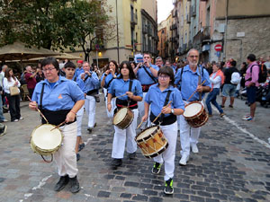 Fires 2025. Els Castells de Vig&iacute;lia amb els Marrecs de Salt i la Colla Castellera Esperxats de l'Estany