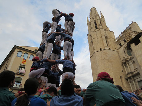 Fires 2025. Els Castells de Vig&iacute;lia amb els Marrecs de Salt i la Colla Castellera Esperxats de l'Estany
