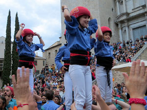 Fires 2025. Els Castells de Vig&iacute;lia amb els Marrecs de Salt i la Colla Castellera Esperxats de l'Estany