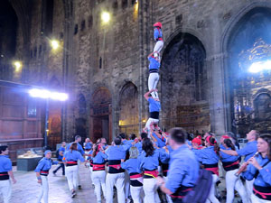 Fires de Sant Narc&iacute;s 2025. Pilar a les escales de la Catedral