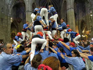 Fires de Sant Narc&iacute;s 2025. Pilar a les escales de la Catedral