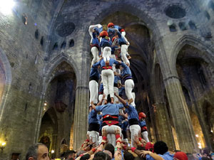 Fires de Sant Narc&iacute;s 2025. Pilar a les escales de la Catedral
