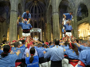 Fires de Sant Narc&iacute;s 2025. Pilar a les escales de la Catedral