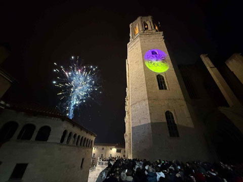 Celebraci&oacute; de l'Any Nou a la pla&ccedil;a dels Ap&ograve;stols