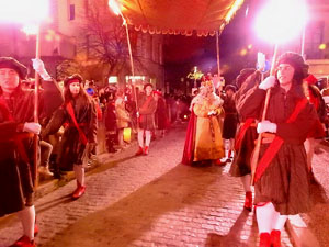 Reis 2025. Arribada dels Reis a la pla&ccedil;a de l'U d'octubre de 2017