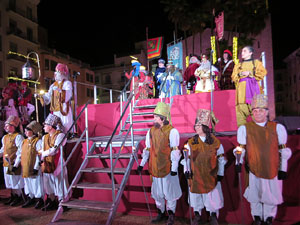 Reis 2025. Arribada dels Reis a la pla&ccedil;a de l'U d'octubre de 2017