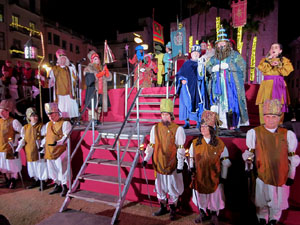 Reis 2025. Arribada dels Reis a la pla&ccedil;a de l'U d'octubre de 2017