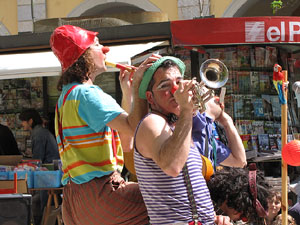 Espectacle de circ a c&agrave;rrec de MABSUTINS