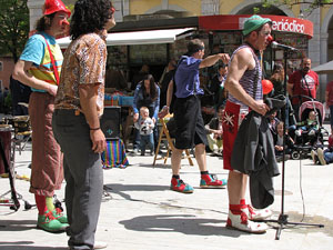 Espectacle de circ a c&agrave;rrec de MABSUTINS